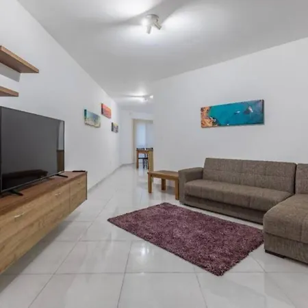 Two Bedroom 1 Minute Away From The Seafront Apartment Marsaxlokk